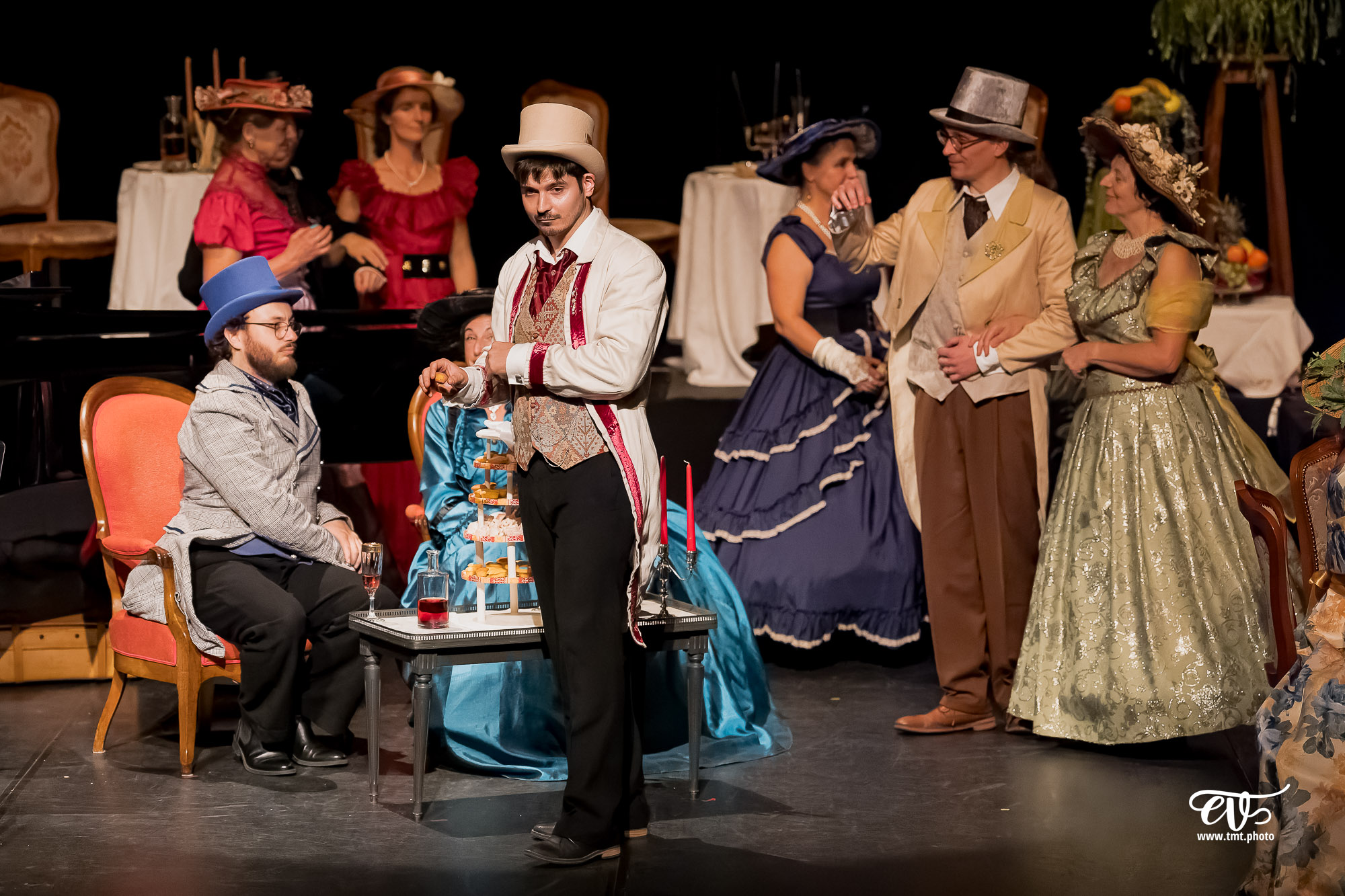 DANS LE SALON DE ROSSINI
